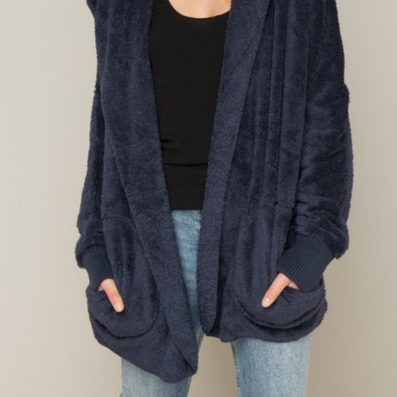 LAST! Navy faux fur Sherpa blanket hooded cardigan - Picture 7 of 8